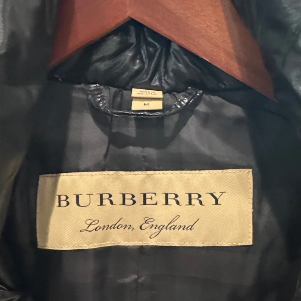 BURBERRY BELTED PUFFER VEST FUR HOOD - Picture 3 of 10